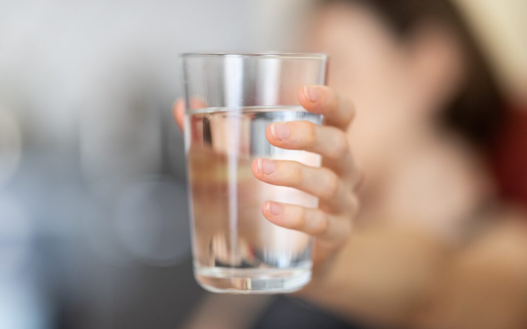 Recognizing Dehydration & Staying Hydrated: Expert Advice for Optimal Health